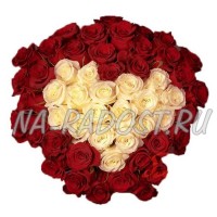 Букет белых и красных роз "Влюбенность"